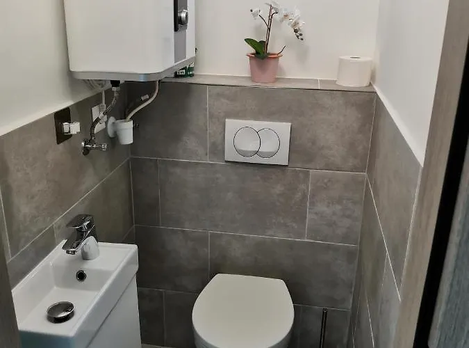 Eva Apartmanhaz 아파트 *