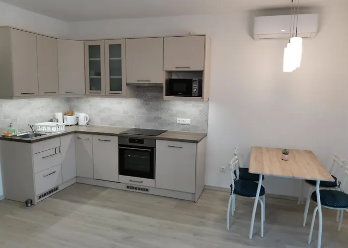 아파트 Eva Apartmanhaz 초팍